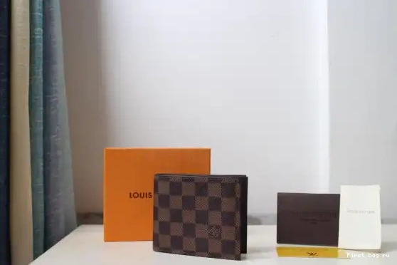 First bag ru LOUIS AMERIGO VUITTON WALLET 0428